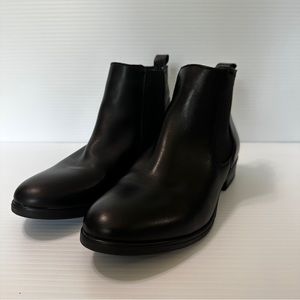 Aldo Black Leather Chelsea Ankle Boot size 7.5